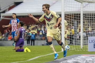 El juvenil americanista tuvo su noche de graduación en el Clásico Nacional del Apertura 2019. Consiguió doblete, el primero de su carrera en el Máximo Circuito, y encaminó a Las Águilas a la victoria de 4-1.