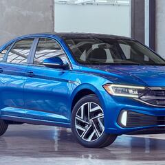 Volkswagen Jetta 2023, disponible en México: más equipamiento al sedán compacto que menos se devalúa