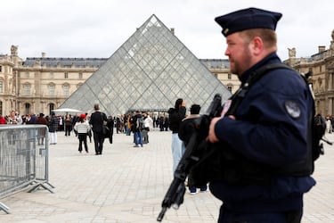 Adiós al crimen perfecto: la contraseña de la seguridad del Louvre explica cómo pudo hacerse el robo