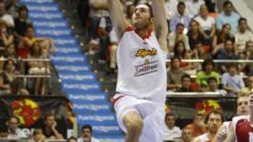 <b>PALIZÓN.</b> España se pasea ante la selección de Hungría con un marcador aplastante 103-45, en un partido en que Juan Carlos Navarro tuvo que retirarse lesionado.