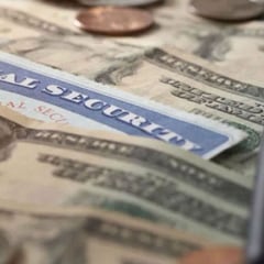 Requirements to earn the maximum benefit of $4,555 from Social Security in 2023