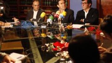 <b>DE VUELTA. </b>Josep Delgado durante la rueda de prensa de ayer.