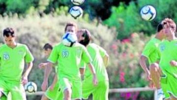 <b>CONCENTRADOS. </b>La plantilla verdiblanca se ejercitó por vez primera en Montecastillo (Jerez).
