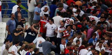 Russian ultras and 'barras bravas' plan World Cup violence strategy