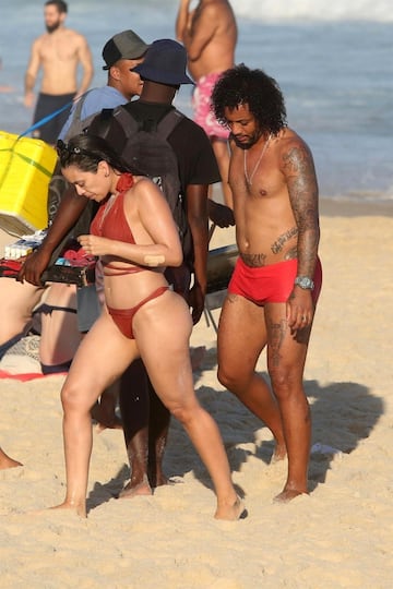 Marcelo relaxes with his family at the beach in Rio de Janeiro.