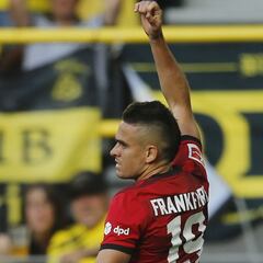 Borré lucha pero Haaland amarga su debut en Bundesliga