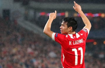 En su primera temporada terminó como subcampeón de goleo con 17 anotaciones, además fue campeón de la Eredivisie.