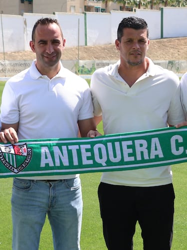 Abraham Paz se pone al volante en el Antequera