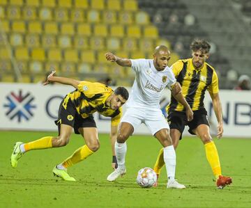 El volante colombiano disputó 78 minutos con Al Rayyan en la derrota ante Qatar SC en el regreso de la QSL. El '10' volvió a jugar luego de un mes y medio.