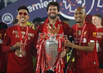 Roberto Firmino, Alisson Becker y Fabinho.