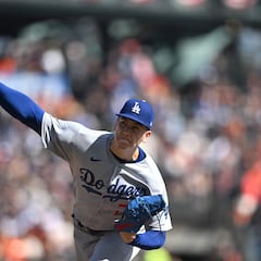 ¿Deberían los Dodgers implementar una rotación de 6 pitchers?