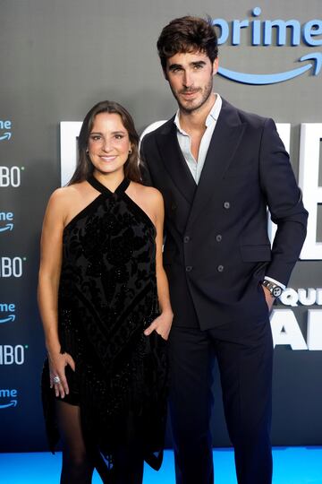 Marta Pombo y Luis Zahera posa en el photocall durante la premiere de la docuserie 'Pombo'.
 
 
 