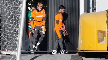 Wass y Gayà en la sesión de entrenamiento del lunes.