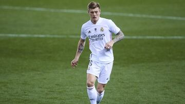 MALAGA, SPAIN - JANUARY 14: Toni Kroos of Real Madrid in action during the Supercopa de Espana Semi Final match between Real Madrid and Athletic Club at Estadio La Rosaleda on January 14, 2021 in Malaga, Spain. (Photo by Fran Santiago/Getty Images)