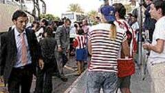 El club insiste en los fichajes de Santi y De los Santos