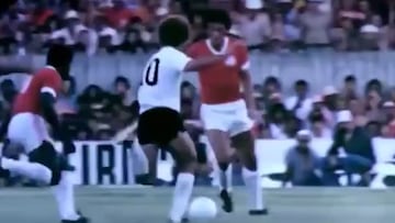 Muchos dicen que Elías Figueroa es el mejor futbolista chileno de la historia y estos dos minutos lo confirman