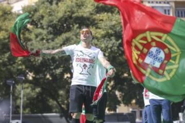 Vieirinha en la celebración con la afición.