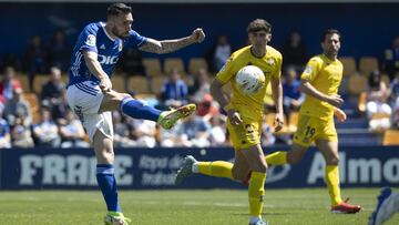 Borja Bastón dispara a portería.
