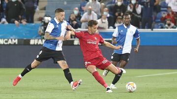 Torr&oacute; maneja el mediocampo de Osasuna.