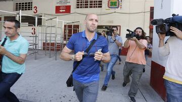 Monchi, a la salida del Pizjuán.