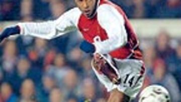 <b>¿EN EL MERCADO?</b> Titi puede ser la vía de fi nanciación del Arsenal.