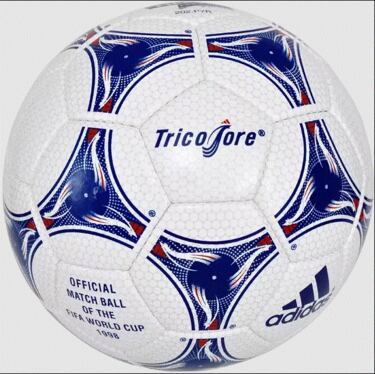 El Tricolore marcó una serie de hitos para adidas y la apariencia de sus balones de la Copa del Mundo, ya que fue la primera oferta multicolor del fabricante para el torneo y la primera en presentar espuma sintética