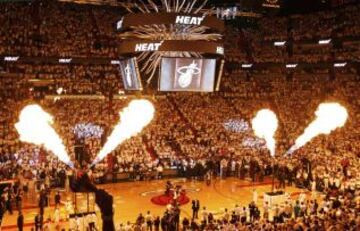 Miami Heat 95 (4) - San Antonio Spurs 88 (3). Gran ambiente en Miami.