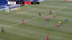 La gran definición de Diego Valdés en la Concachampions