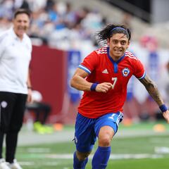 Montecinos, a un paso de volver al fútbol chileno: sorpresa en el mercado