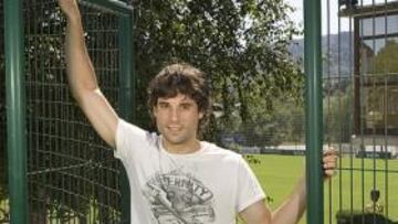 El Elche anuncia el fichaje del central del Athletic Xabi Etxeita