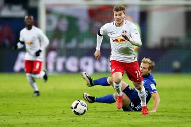 RB Leipzig knock Bayern off top, extend record