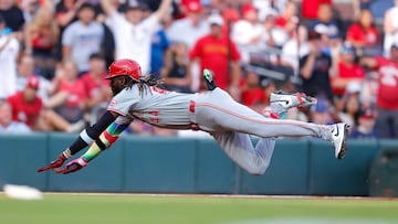 Elly De La Cruz se ha autodenominado como el hombre más veloz del mundo.