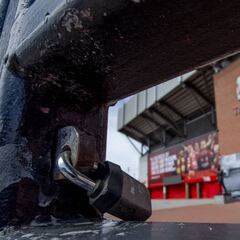 Un informe atribuye 41 muertes por coronavirus al Liverpool-Atleti