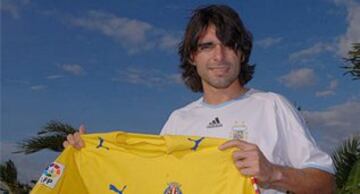 El jugador deposit車 en la Liga el importe de su cl芍usula y se desvincul車 del Villarreal para firmar por el Real Zaragoza apenas 16 d赤as despu谷s de haber fichado por el club amarillo.