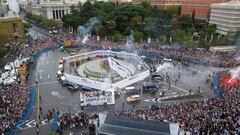 Los jugadores del Real Madrid celebran en Cibeles. 