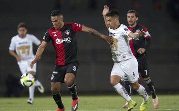 A mediados de diciembre, Anderson Santamaría se lesionó en un partido amistoso ante Correcaminos. El central peruano, de acuerdo con los pronósticos médicos, se perdería todo el torneo.