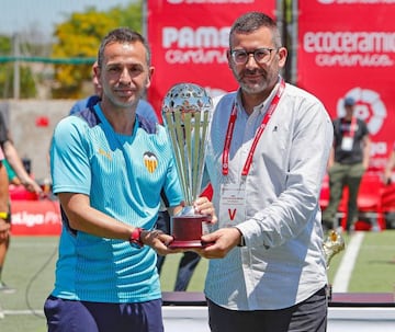 Nando Sanz, entrenador del Valencia.