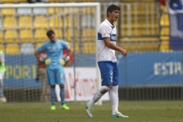 Futbol, Everton vs Universidad Catolica. 
Segunda fecha, campeonato de Clausura 2016/17.
Los jugadores de Universidad Catolica  se lamentan luego del segundo gol de Everton durante el partido de primera division en el estadio Sausalito de Via del Mar, Chile.
12/02/2017
Marcelo Hernandez/Photosport
*************

Football, Everton vs Universidad Catolica.   Second date, Closure Championship 2016/17.
Universidad Catolica's players react after the second goal  of Everton during the first division football match held at the Sausalito stadium in Via del Mar, Chile.
12/02/2017.
Marcelo Hernandez/Photosport