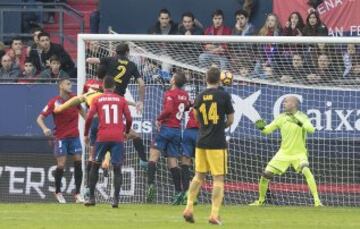 Godín marca el 0-1.