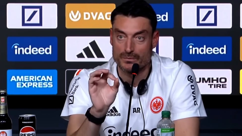 Ha dado la vuelta a Alemania: las multas de Riera al vestuario si no acatan sus tres ‘reglas de oro’