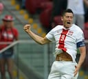 Polonia golea con tres tantos de Lewandowski en cuatro minutos