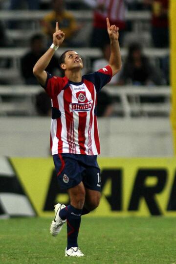 En el Torneo Bicentenario 2010, Javier 'Chicharito' Hernández se llevó el título de goleo junto a Hérculez Gómez y Johan Fano, los tres con 10 anotaciones.