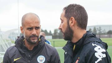 Guardiola y Pablo Mach&iacute;n. 