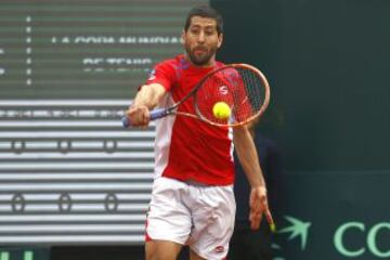 Hans Podlipnik en el partido de dobles.