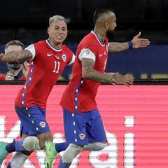 1x1 de la Roja: Bravo evitó dos goles y Vargas volvió a marcar
