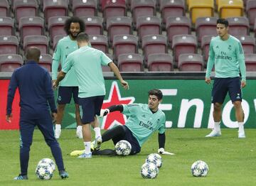 Eden Hazard, Thibaut Courtrois y Marcelo.