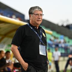 El Salvador apunta a Hernán ‘Bolillo’ Gómez