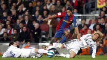 Ronaldinho jugador brasileño que jugó con el Barcelona desde el 2003 al 2008