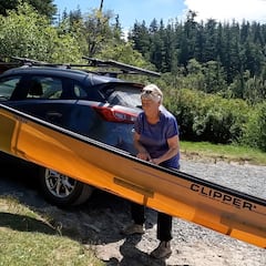 La jubilada de 78 años que ha dejado su vida atrás para vivir en una acampada continua en soledad: “Un lugar de descubrimiento infinito”