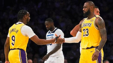El momento en el que LeBron James y su hijo Bronny hacen historia en la NBA